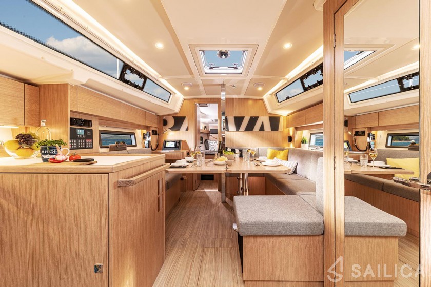 Bavaria C42 - Yacht Charter Sailica