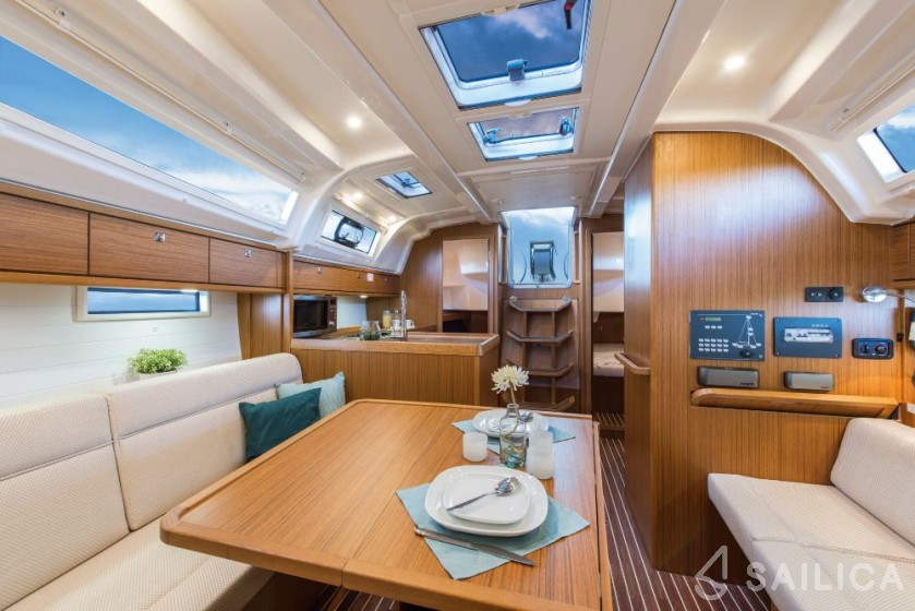 Bavaria 37 Cruiser - Yacht Charter Sailica