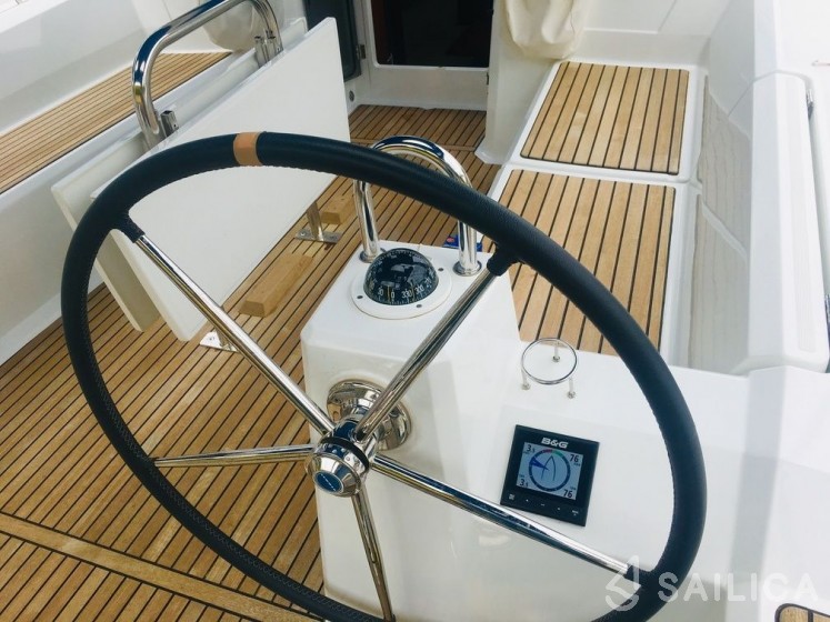 Oceanis 38.1 - Yacht Charter Sailica