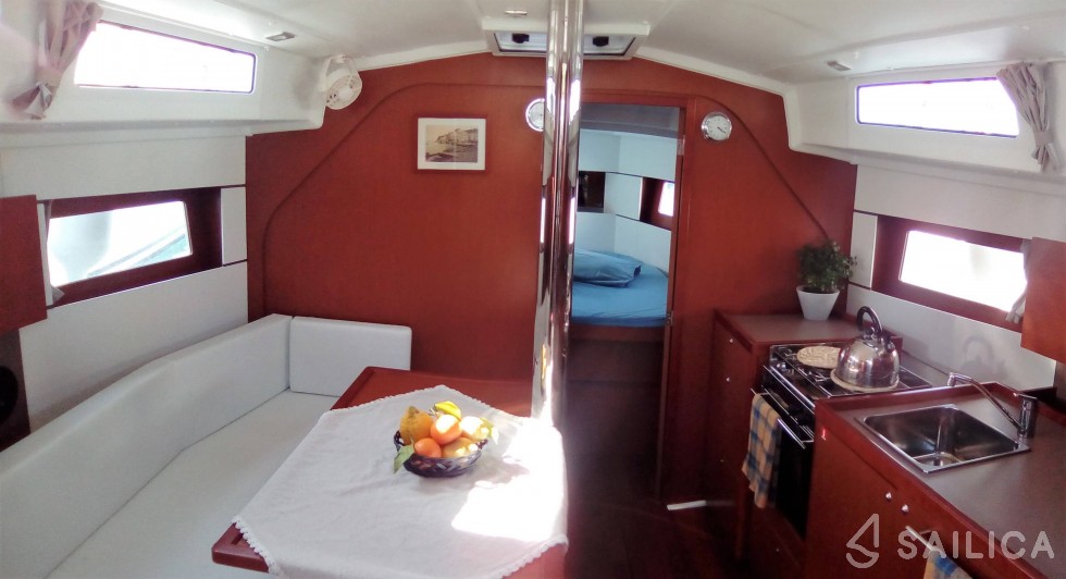 Oceanis 38 - Yacht Charter Sailica