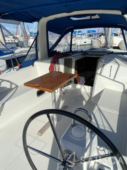 Oceanis 38 - Yacht Charter Sailica