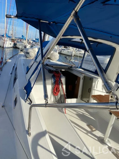 Oceanis 38 - Yacht Charter Sailica