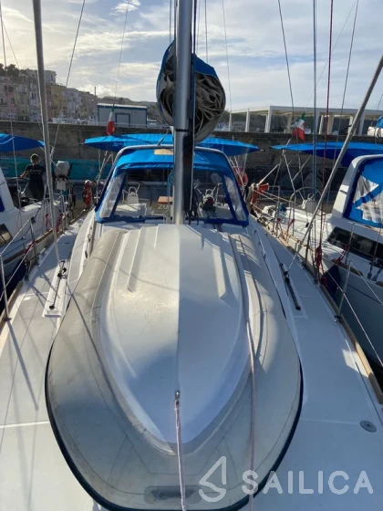 Oceanis 38 - Yacht Charter Sailica