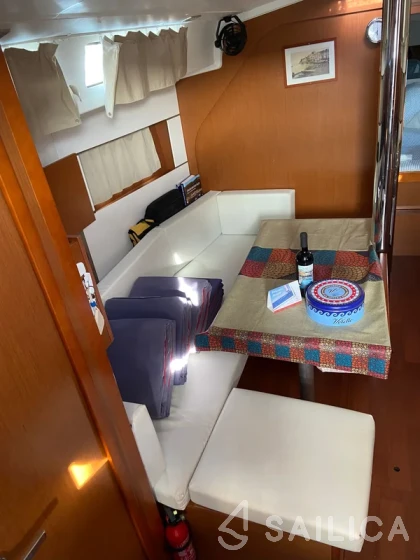 Oceanis 38 - Yacht Charter Sailica
