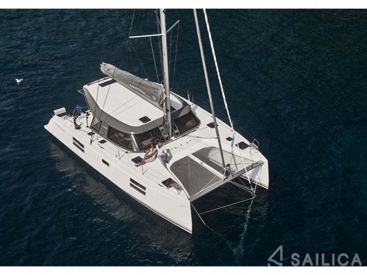 Nautitech 40 open NEW - 4 + 2 cab. - Yacht Charter Sailica