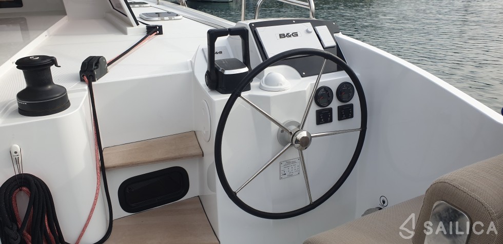 Nautitech 40 open NEW - 4 + 2 cab. - Yacht Charter Sailica