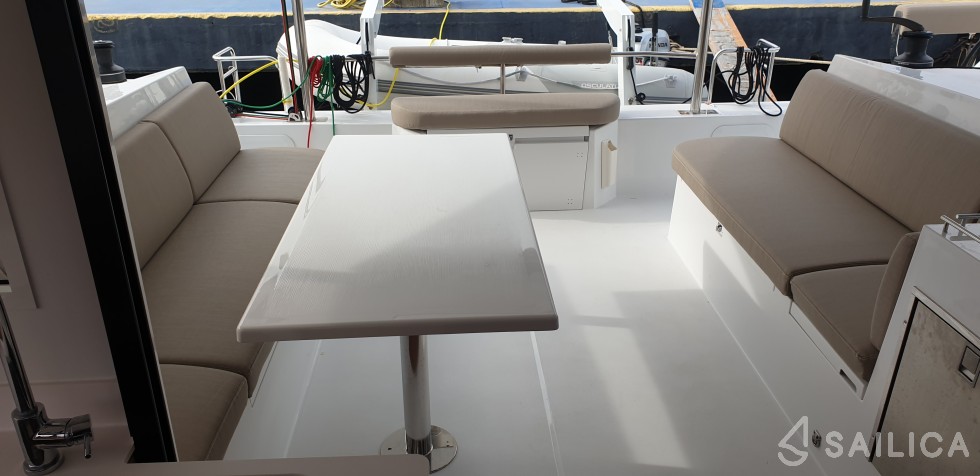 Nautitech 40 open NEW - 4 + 2 cab. - Yacht Charter Sailica