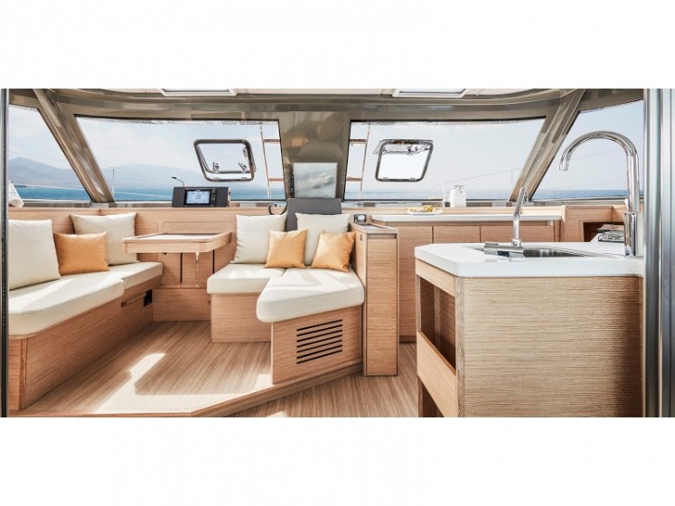 Nautitech 40 open NEW - 4 + 2 cab. - Yacht Charter Sailica