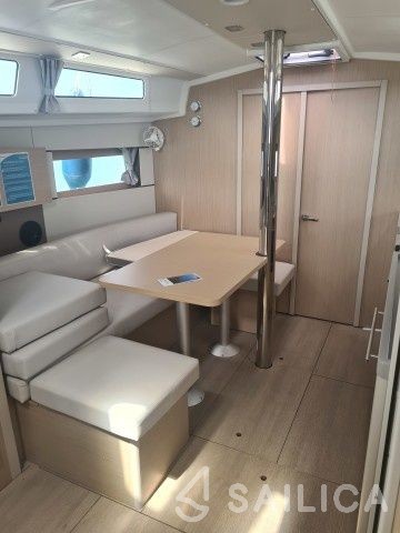 Oceanis 38.1 - Yacht Charter Sailica