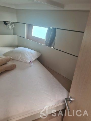 Oceanis 38.1 - Yacht Charter Sailica