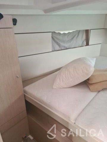 Oceanis 38.1 - Yacht Charter Sailica