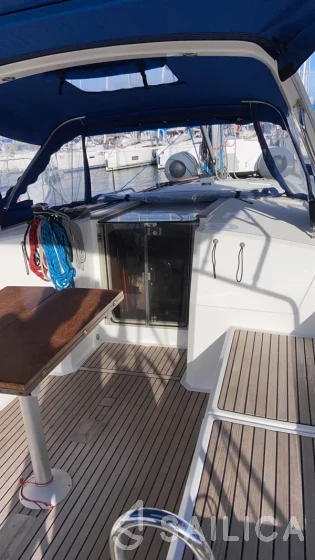 Oceanis 38.1 - Yacht Charter Sailica