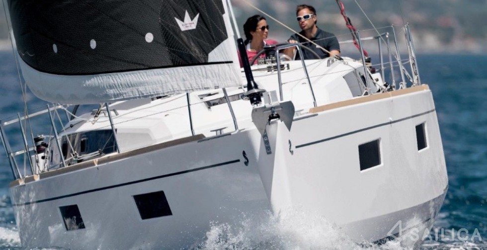 Oceanis 38.1 - Yacht Charter Sailica
