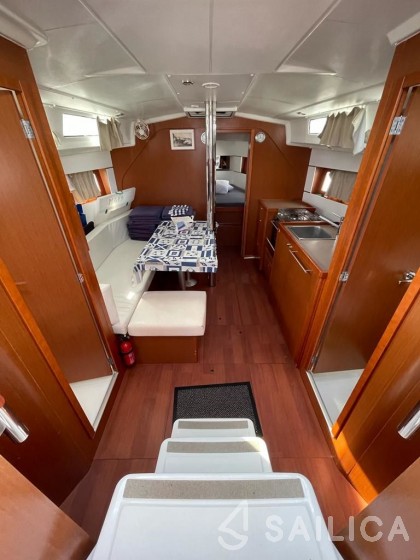 Oceanis 38 - Yacht Charter Sailica
