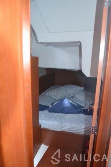 Oceanis 38.1 - Yacht Charter Sailica