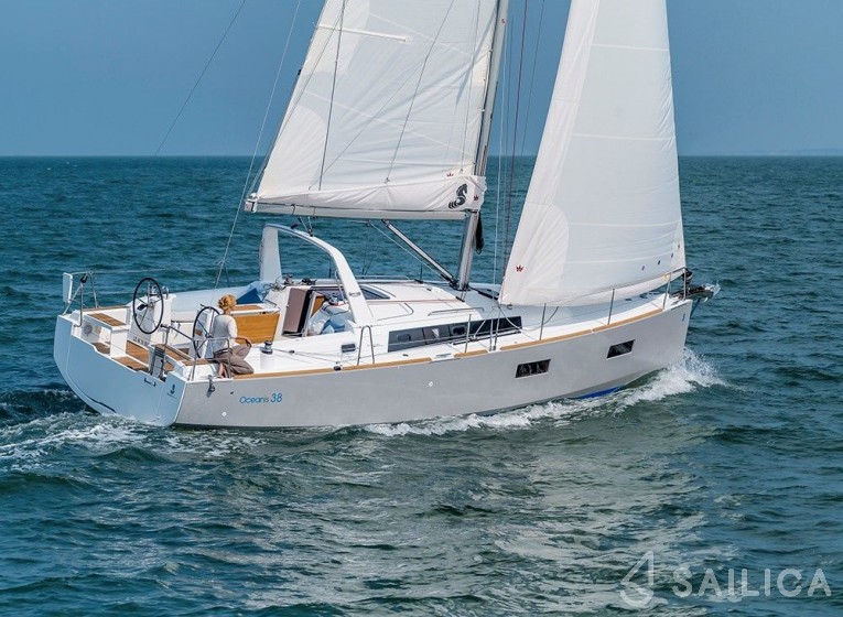 Oceanis 38 - Yacht Charter Sailica
