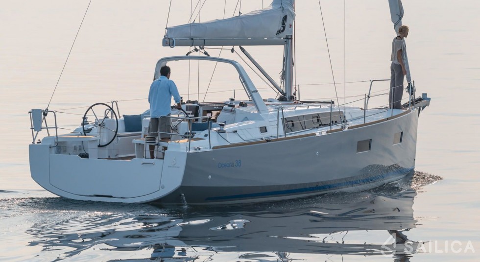 Oceanis 38 - Yacht Charter Sailica