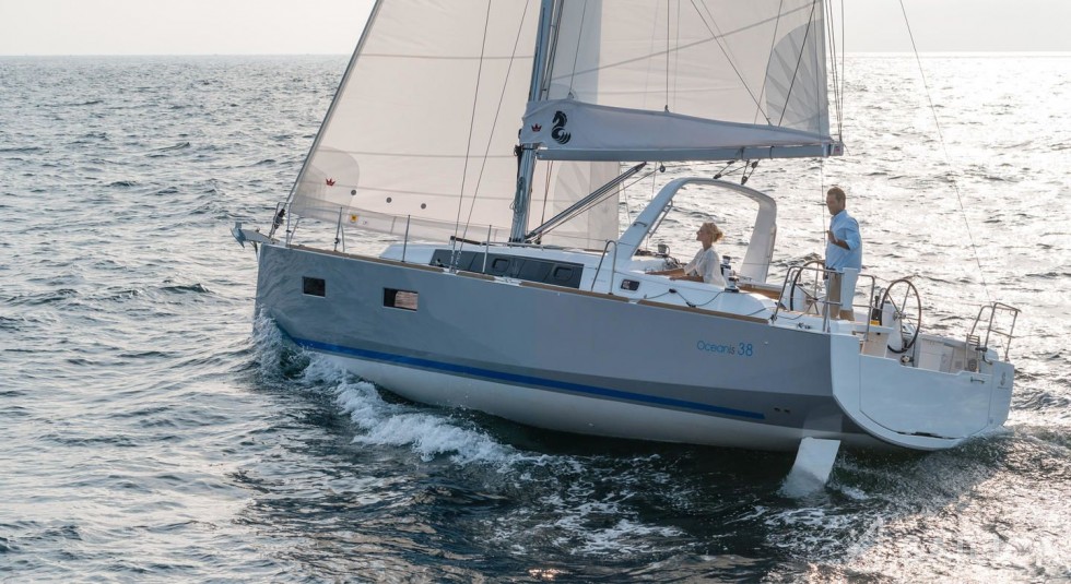 Oceanis 38 - Yacht Charter Sailica