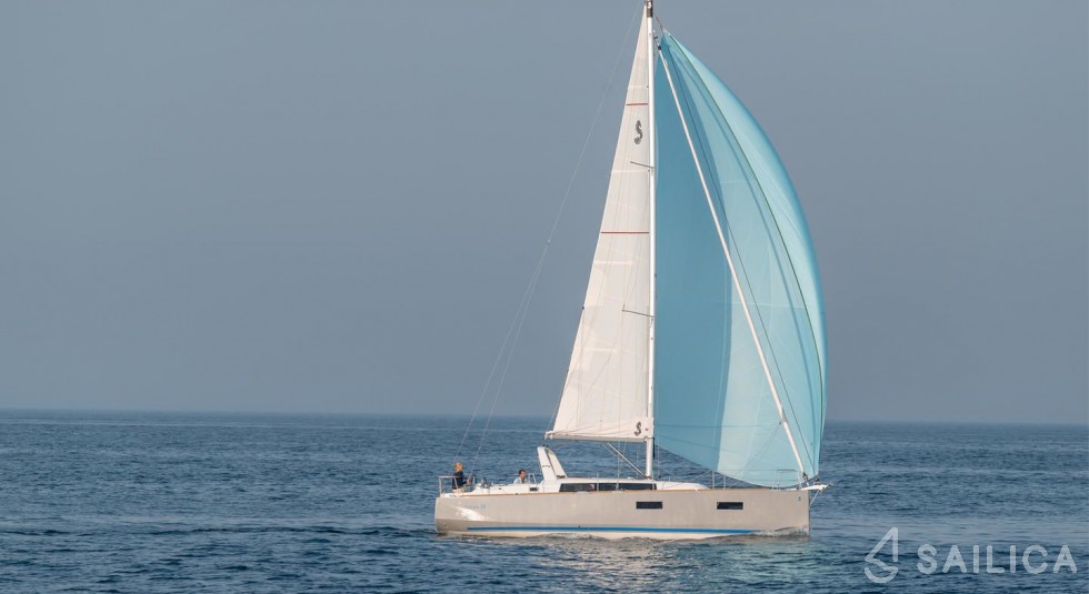 Oceanis 38 - Yacht Charter Sailica