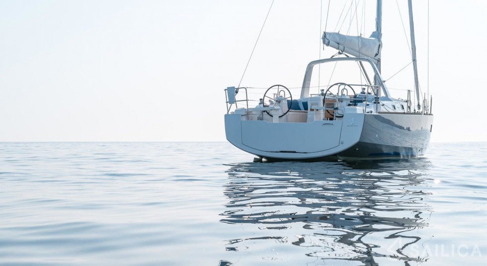 Oceanis 38 - Yacht Charter Sailica