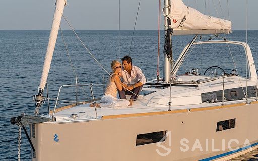 Oceanis 38.1 - Yacht Charter Sailica