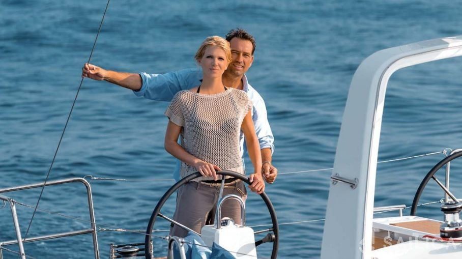 Oceanis 38.1 - Yacht Charter Sailica