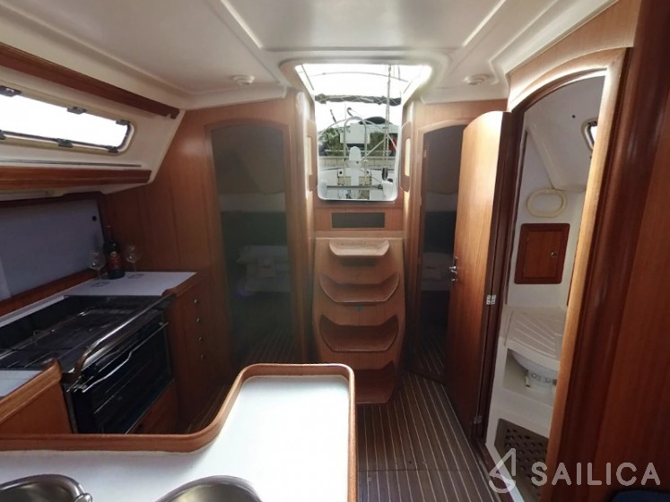Elan 40 - Yacht Charter Sailica