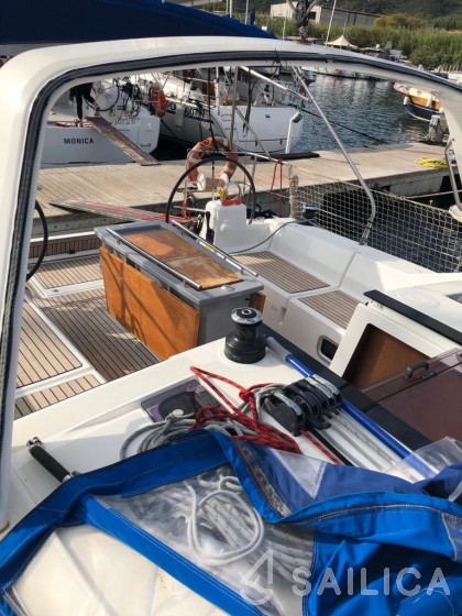 Oceanis 41.1 - Yacht Charter Sailica