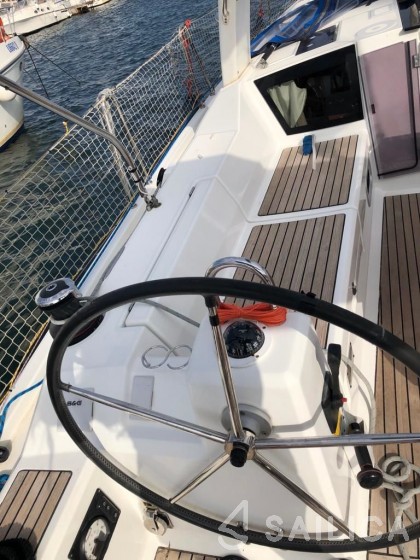 Oceanis 41.1 - Yacht Charter Sailica