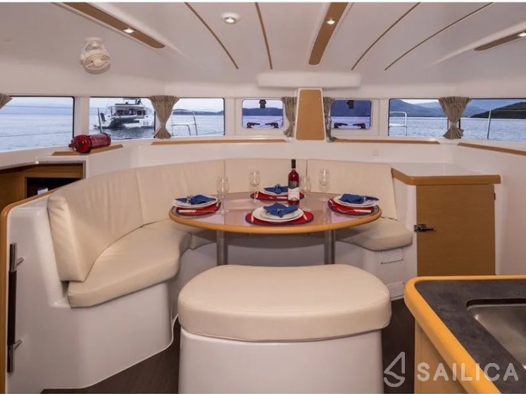 Lagoon 380 - Yacht Charter Sailica