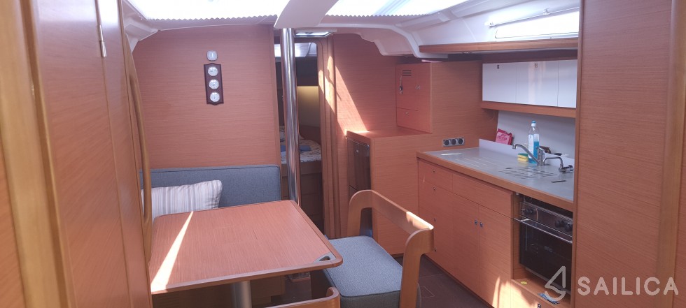 Dufour 430 - Yacht Charter Sailica