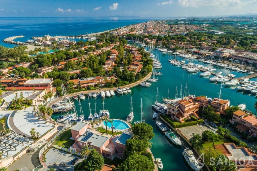 Oceanis 41.1 - Yacht Charter Sailica