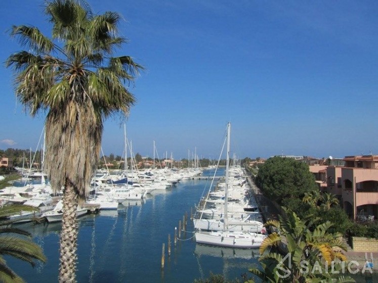 Oceanis 41.1 - Yacht Charter Sailica