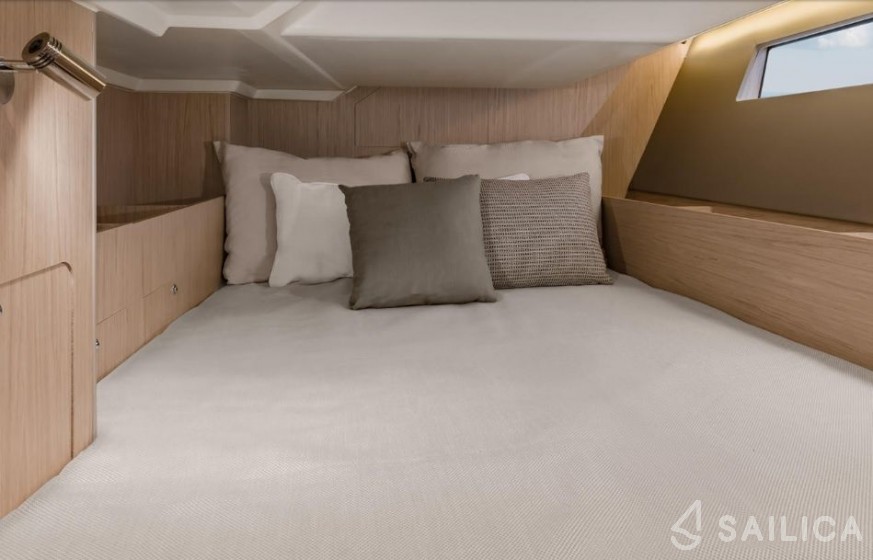Oceanis 41.1 - Yacht Charter Sailica
