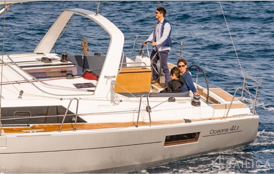 Oceanis 41.1 - Yacht Charter Sailica