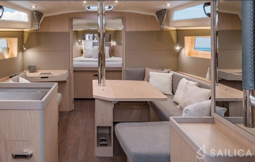 Oceanis 41.1 - Yacht Charter Sailica