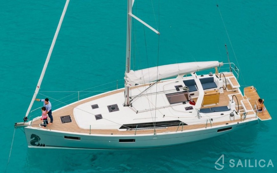 Oceanis 41.1 - Yacht Charter Sailica