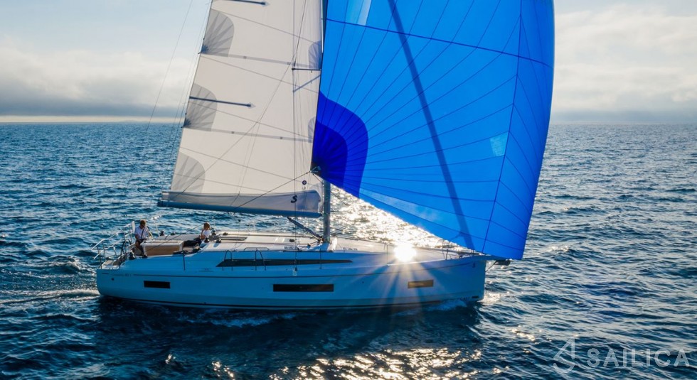 Oceanis 40.1 - Yacht Charter Sailica