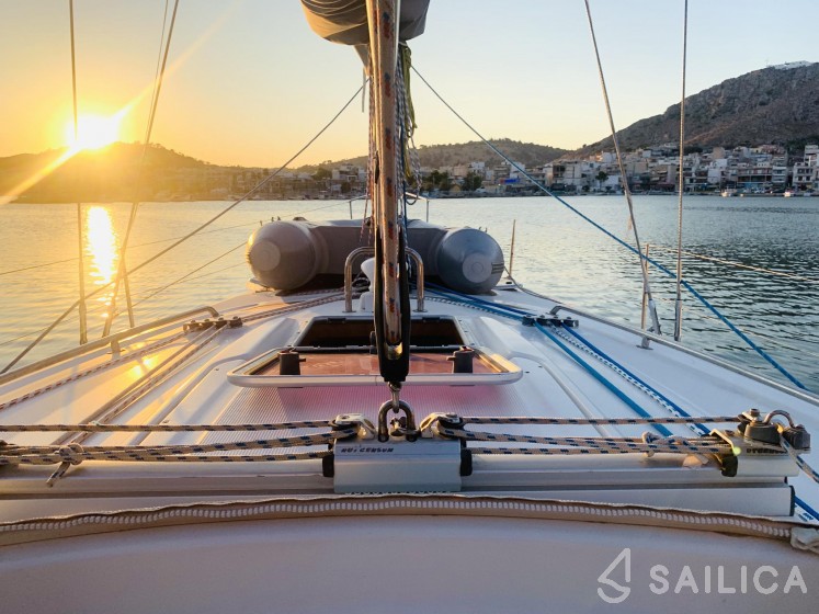 Bavaria 42 - Yacht Charter Sailica