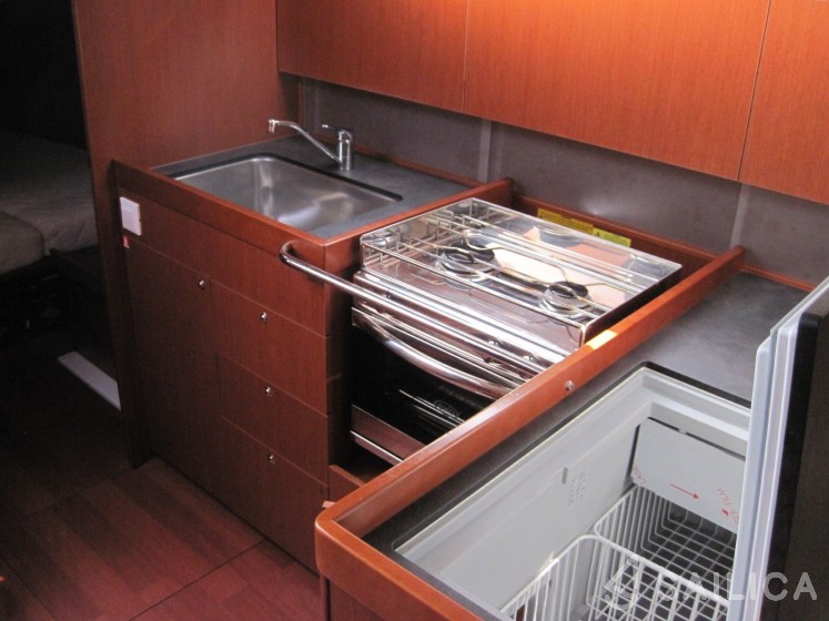 Oceanis 41.1 - Yacht Charter Sailica