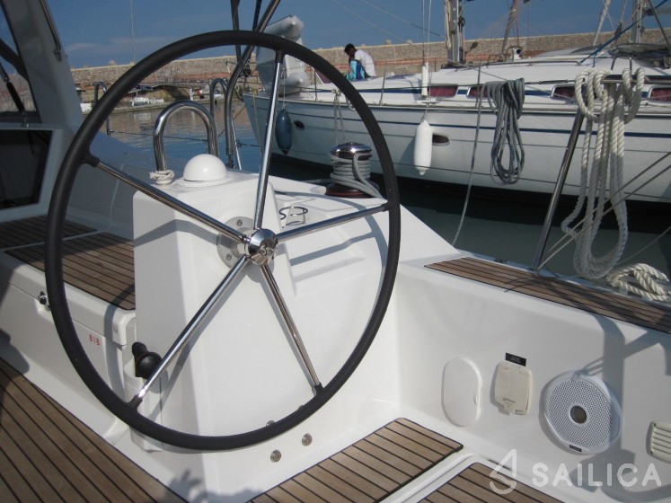 Oceanis 41.1 - Yacht Charter Sailica