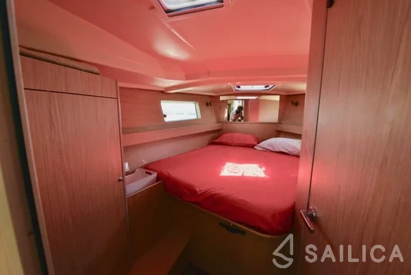 Oceanis 41.1 - Yacht Charter Sailica