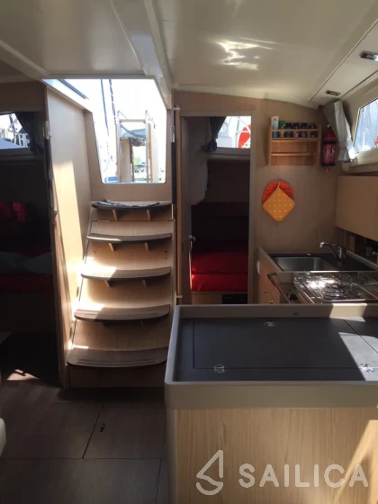 Oceanis 41.1 - Yacht Charter Sailica