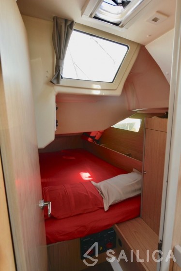 Oceanis 41.1 - Yacht Charter Sailica