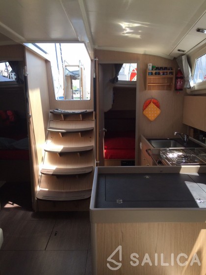 Oceanis 41.1 - Yacht Charter Sailica