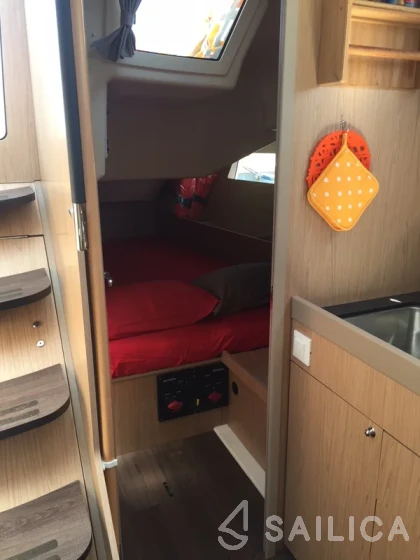 Oceanis 41.1 - Yacht Charter Sailica