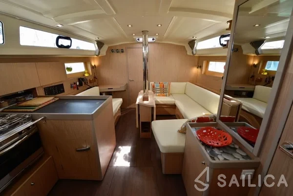 Oceanis 41.1 - Yacht Charter Sailica