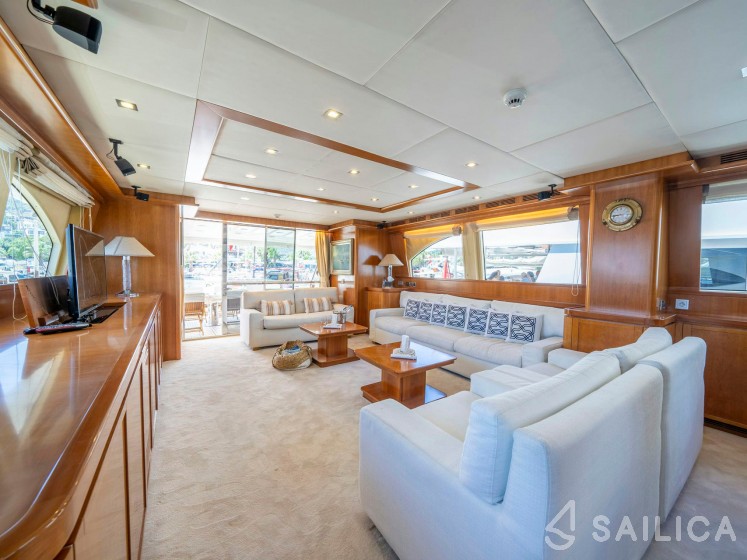 Falcon 115 - Yacht Charter Sailica