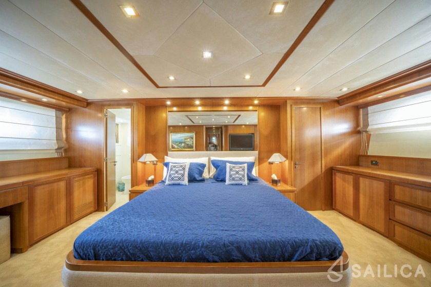 Falcon 115 - Yacht Charter Sailica