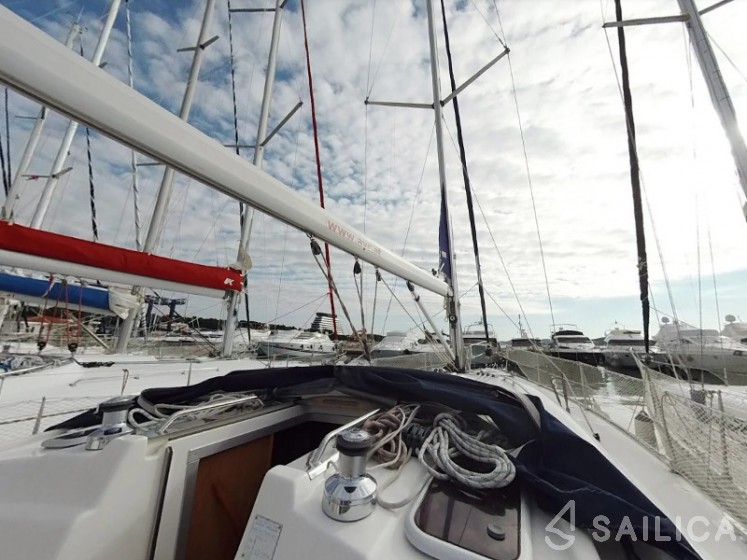 Bavaria 39 Cruiser - Yacht Charter Sailica